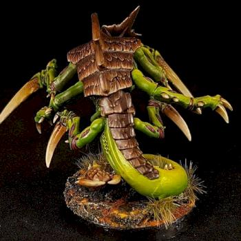Tyranid Ravener by Kneeil