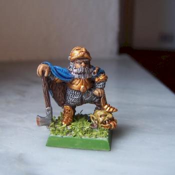 Dwarf hero by morenosun