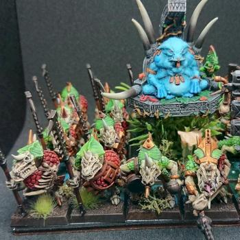 Warhammer Fantasy Lizardmen Slann with temple guard by Bauer