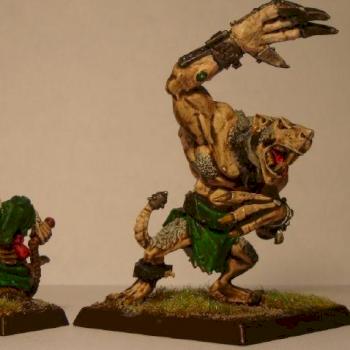 Skaven Rat Ogre and Packmaster by clan atrophy