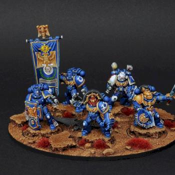 Space Marines Ultramarines Command Squad by BloodyBeast.com
