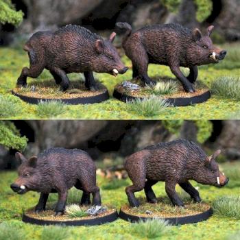 painted pigs by snuurg sculpture
