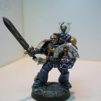 Ultramarines Captain by 40kshowcase