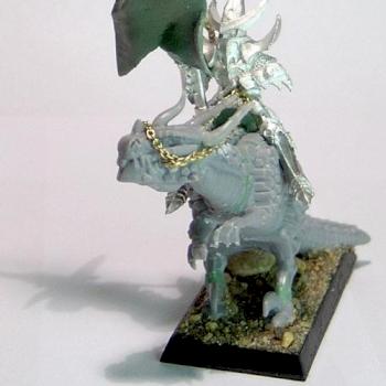 Dark Elve Hydrabanner conversion by masteroz