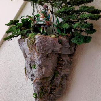 Slann magepriest on cliff by JAB