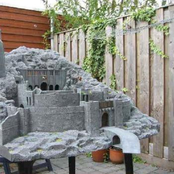 Scratchbuilt Helm's Deep by Nagramoth
