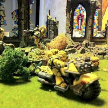 Imperial Fists: 2xMarines and Attack Bike by Wagner