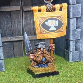 Dwarf standard bearer by Carpo