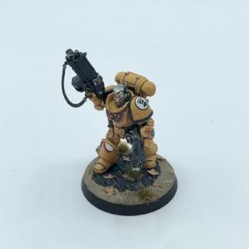 Lieutenant Imperial fists space marines WARHAMMER 40k by juanlurockerman