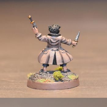 Dark Sword 'Halfling Rogue with Daggers' DSM7309 by sixstringste