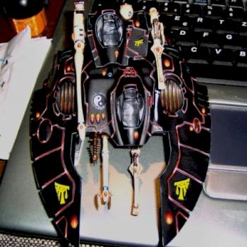 Eldar Falcon by LordMaccrage