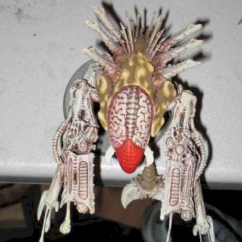 Tyranid Carnifex Gunny by peternlaurie