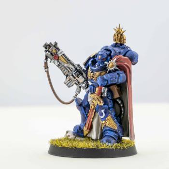 Captain with Master-crafted Heavy Bolt Rifle by MinisKeep