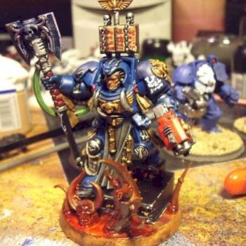 Space hulk Librarian by dmag157