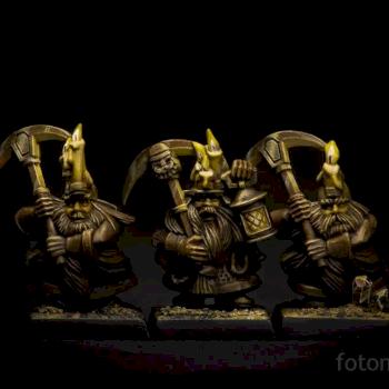 Skull Pass Dwarf Miners by Shtchepahn