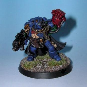 Crimson Fists Captain by heldane