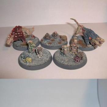 Nurglings and chaos dogs by Matyilinko