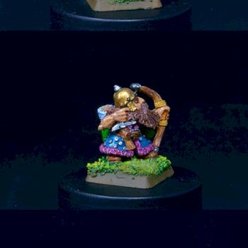 Dwarf Adventurer with bow by chaoswarrior