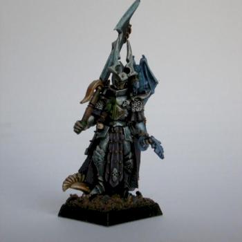 Dreadlord with great weapon - face by flamby
