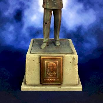 Lenin statue by petethomas