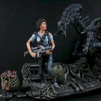 Alien (better pics) by Bonelord