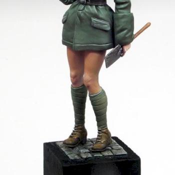 Fraulin Feldgrau 120mm by Reynevan