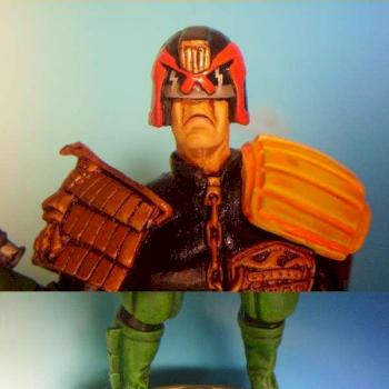 Judge Dredd Statuette by smilie23