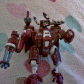 Tau XV8 Crisis Battlesuit by sweet_heart_biscuit