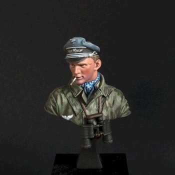 Fallschirmjäger offizier- (1941) Bust 1/10 (LB miniatures) by Max Nebel