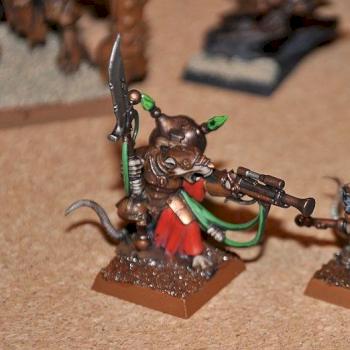 Island of Blood Skaven Warlock and Packmaster by wikear