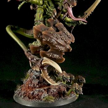 Hive Fleet Strigoi Tyrant by Kneeil