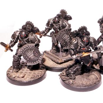 Iron Hands Bladeguard Alternate by GrimFactorum