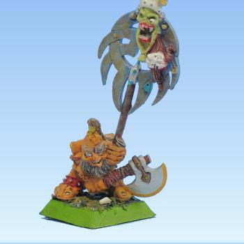 Dwarfen ensign bearer by Xantur