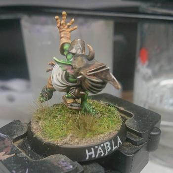 Blood bowl goblin by Thilialin