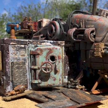Mr J's House - Post Apocalyptic living in style by Clanmac