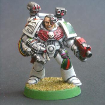 Space marine apothecary by Tiberius122