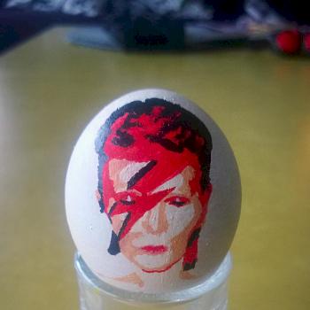 David Bowie / Ziggy Stardust Easter Egg by kamiskaminski