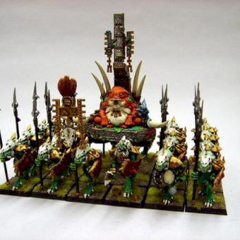 Slann mage with guards by SunflowerXvn