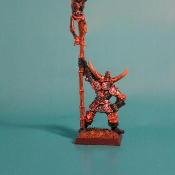 Tzeentch Army Standard Bearer by josiah