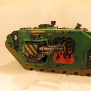 Salamanders Land Raider by Abrethor