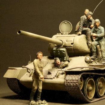 1/35 BUILT ITALERI Russian medium tank T34/85 with Tamiya tank crew by Finecraftpoland