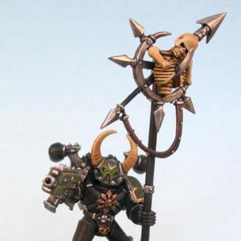 Chaos Space Marine - Red Squad Icon Bearer by Countersunk81