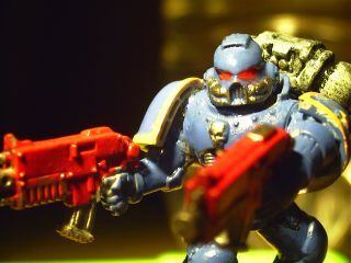 Ultramarine Spacemarine with two Bolters by Aludrin